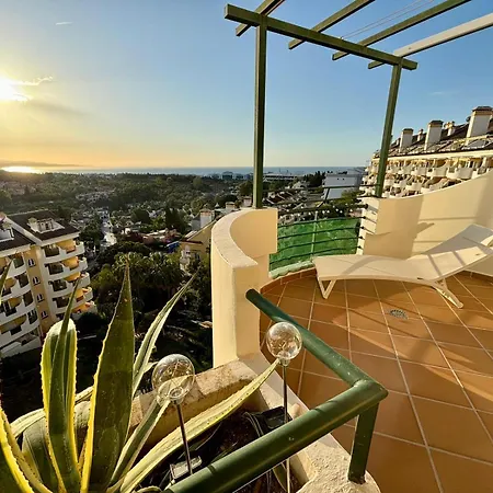 Apartment Classy Flat W/ Impressive Views