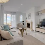 Classy Flat W/ Impressive Views