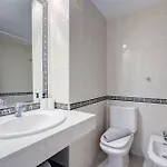 Classy Flat W/ Impressive Views *