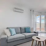 Classy Flat W/ Impressive Views Apartmán *