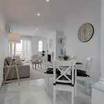 Classy Flat W/ Impressive Views *