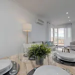 Apartmán Classy Flat W/ Impressive Views