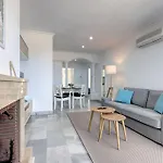 Classy Flat W/ Impressive Views Apartmán