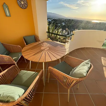 Classy Flat W/ Impressive Views Lägenhet *