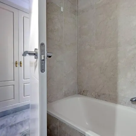 Апартаменты Classy Flat W/ Impressive Views Марбелья